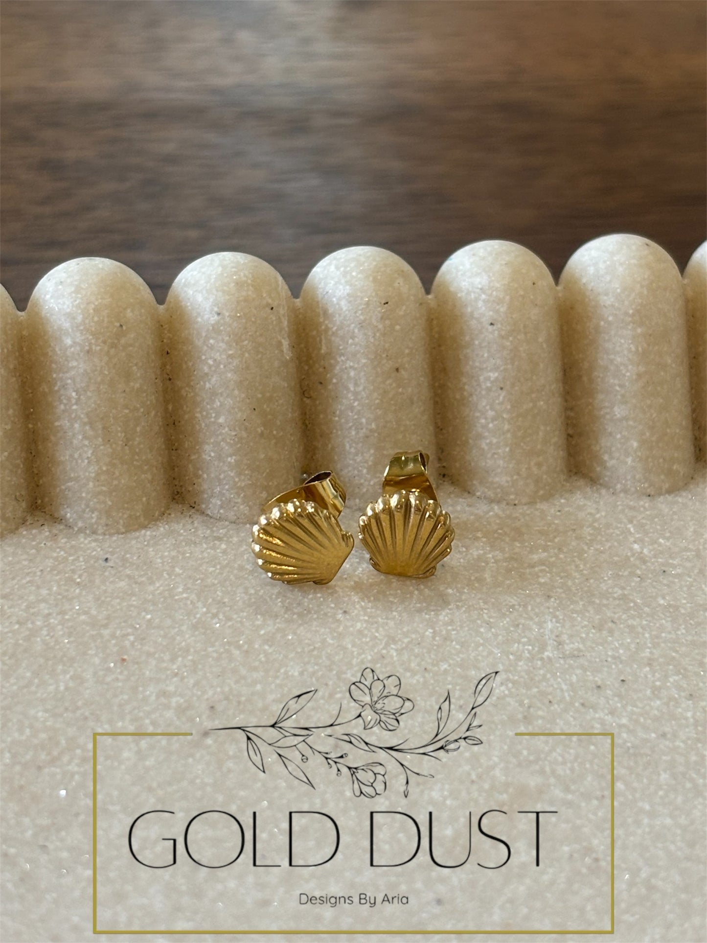 Seashell studs