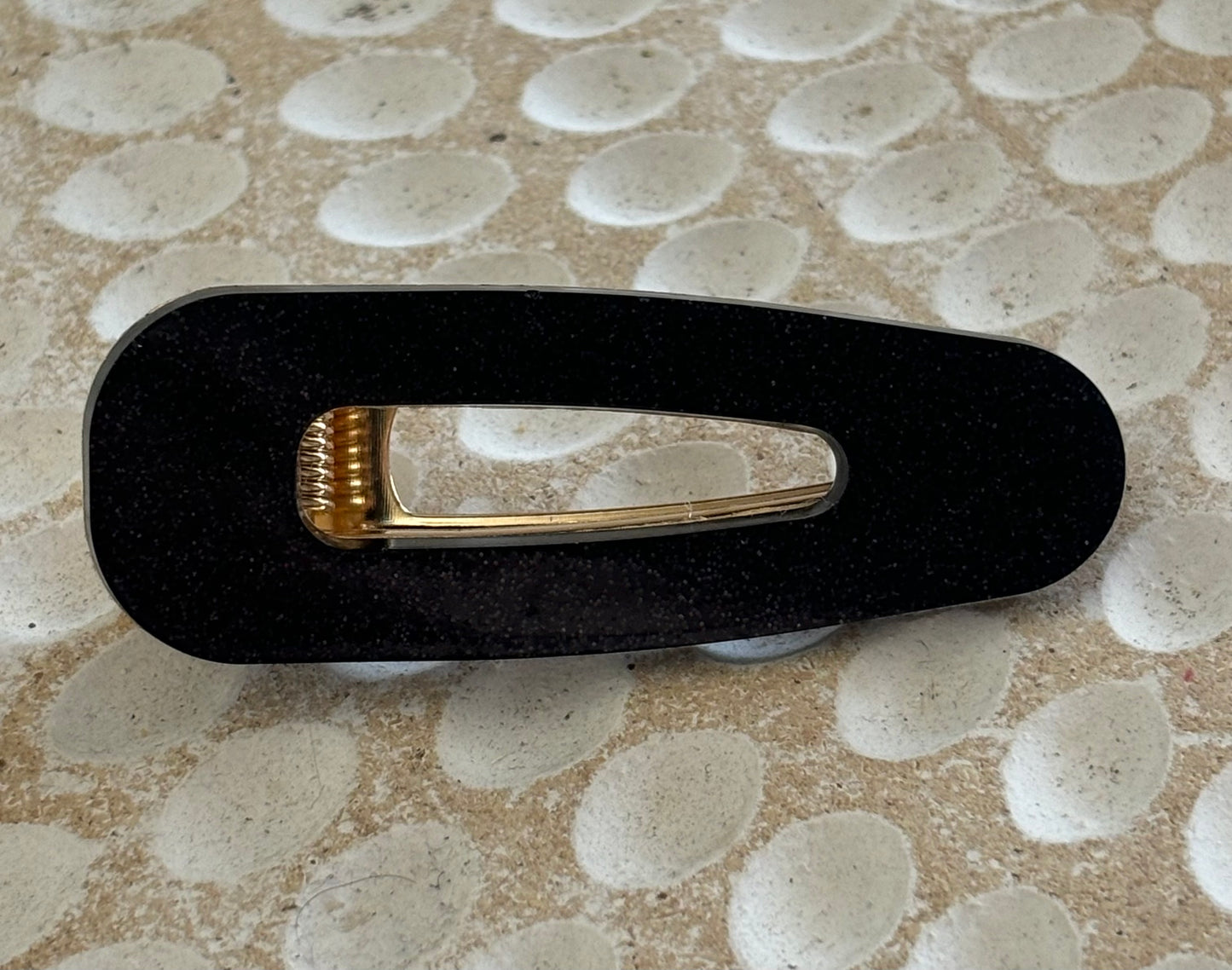 Black Round Resin Clip