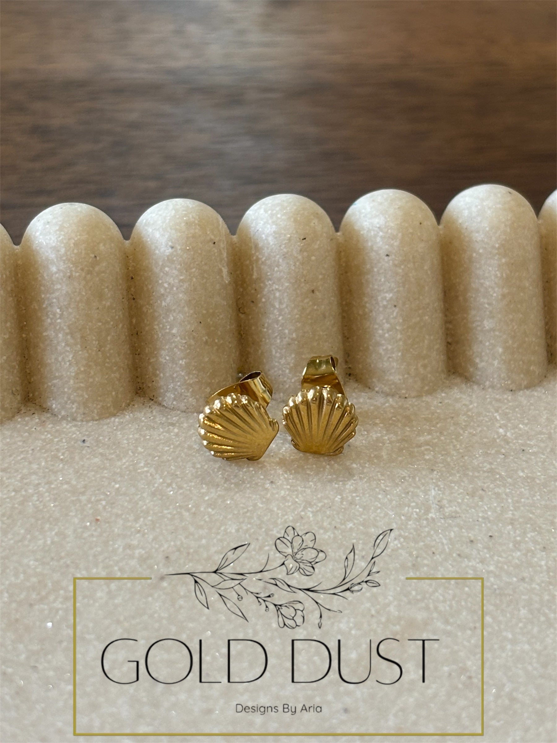 Seashell studs